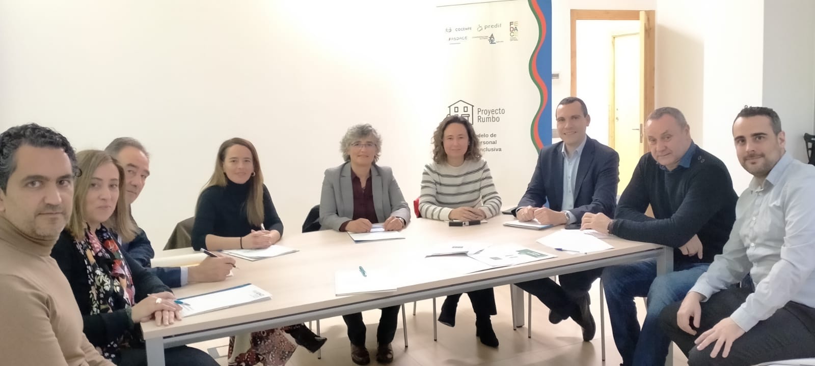 Cuatro federaciones de la discapacidad de Galicia presentan el proyecto RUMBO a la Consellería de Política Social