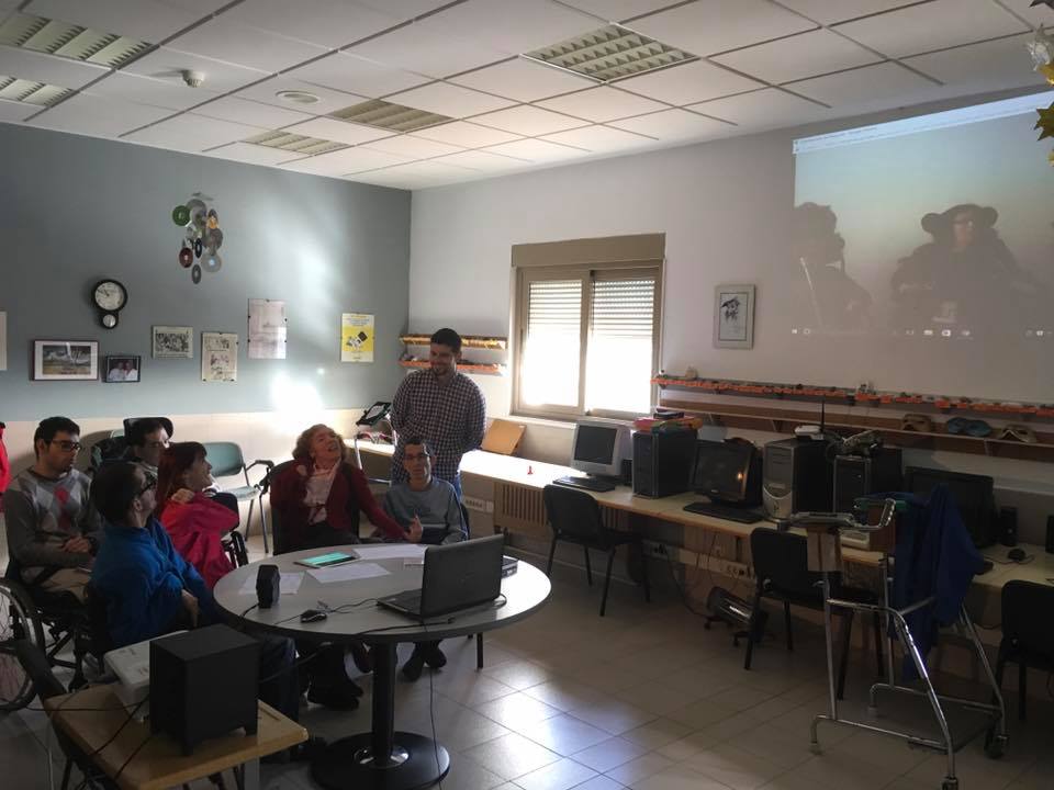 Videoconferencia sobre RedAspace entre Gijón y Cáceres