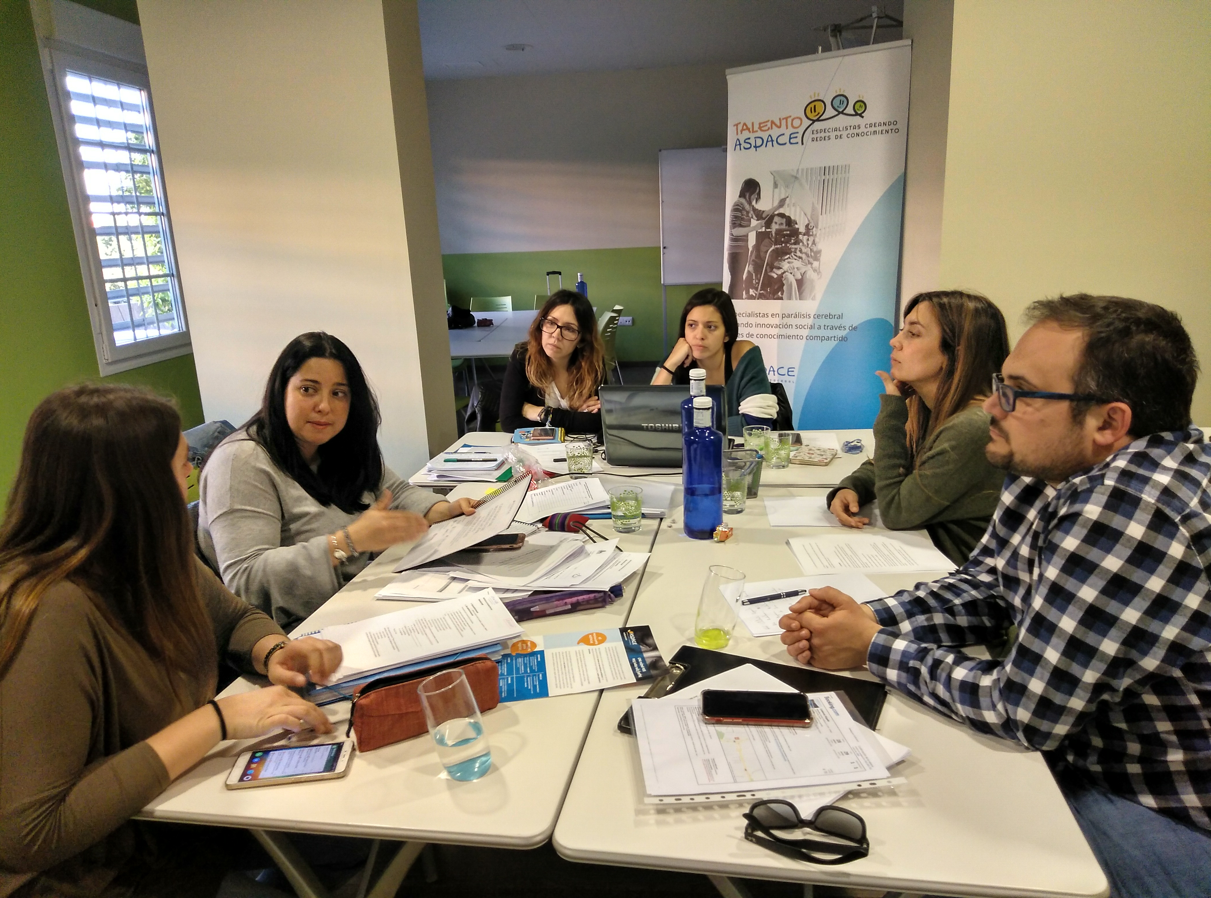 El Grupo de Sistemas de comunicación, aplicación de tecnologías de apoyo y tecnología bajo coste se reune en la sede de ASPACE Andalucía 
