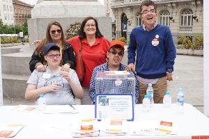 Unas 1.500 personas exigen frente al Congreso el derecho al voto para casi 100.000 personas con discapacidad que no lo tienen reconocido