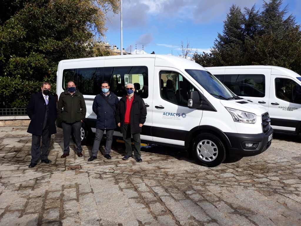 El Real Patronato sobre Discapacidad y Fundación ONCE donan tres furgonetas a Confederación ASPACE
