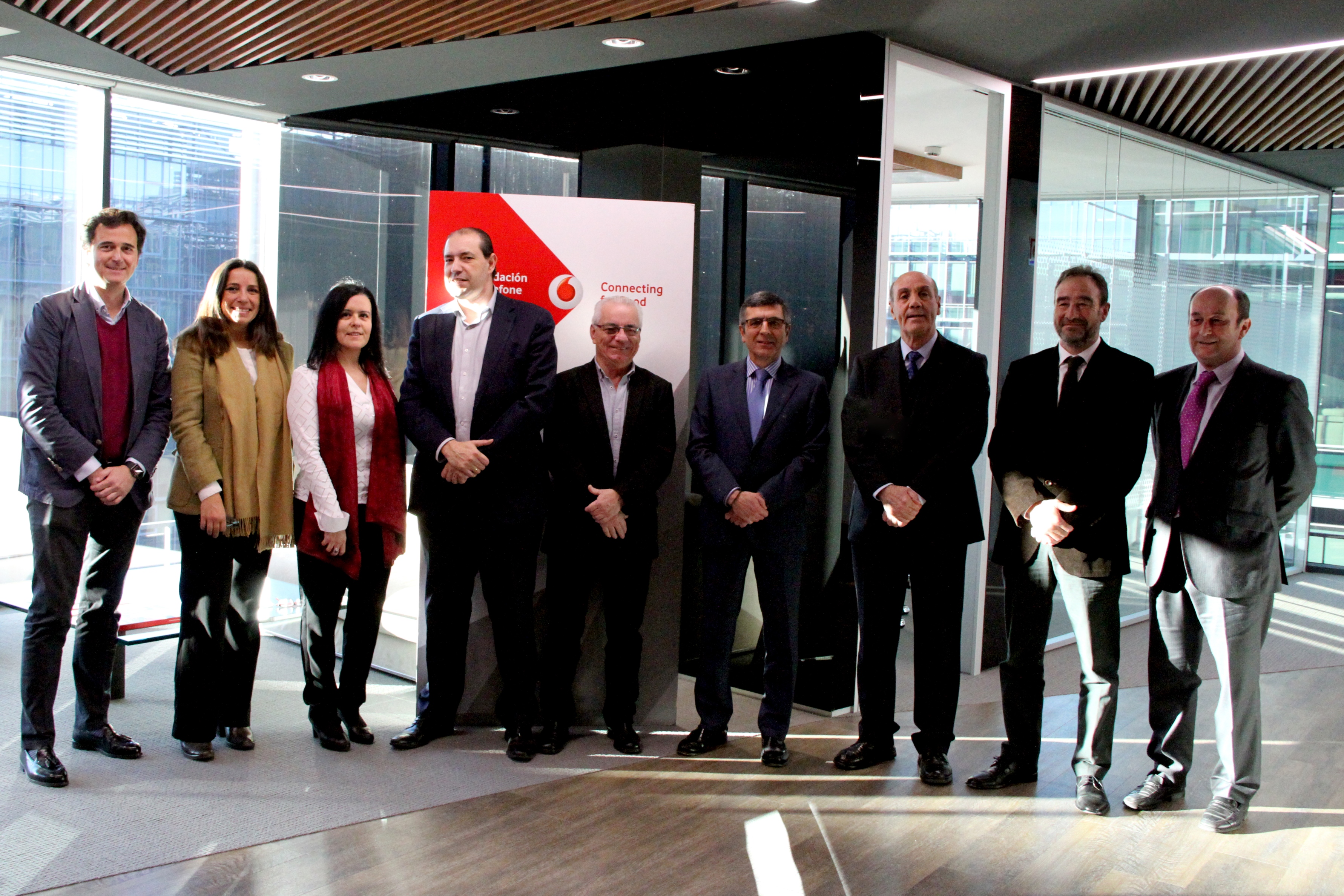Confederación ASPACE recibe 6.000 euros de Fundación Vodafone España para material tecnológico de apoyo